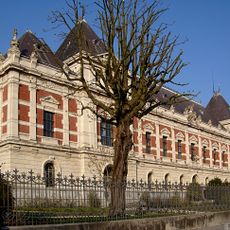 École nationale supérieure des arts et industries textiles
