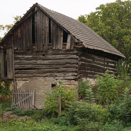 Granary at the house No. 11