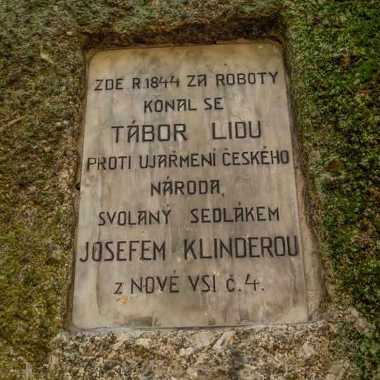 Pamětní deska na Stohu slámy