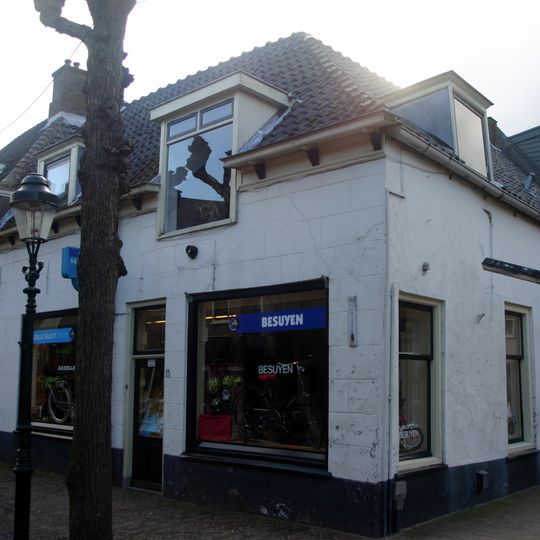 Voorstraat 13, Voorschoten