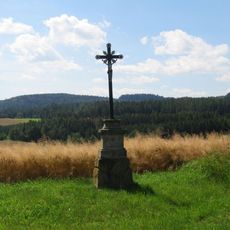 Pamětní kříž na západním okraji Křenova u silnice na Pohledy