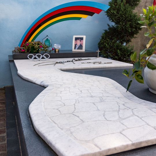 Monumento a Franco Ballerini