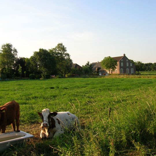 Grotestraat 1, Oploo