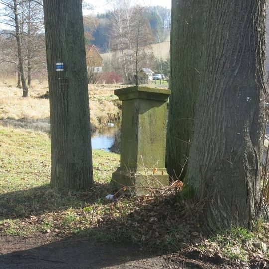 Kříž naproti domu 114 v Lobendavě