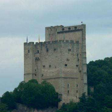 France's story away from crowds: where to find the forgotten ruins