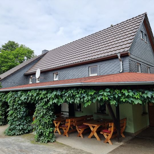 Wohnstallhaus mit integriertem Wirtschaftsteil Neukircher Straße 44