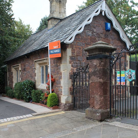 Lodge At Queen Street Entrance
