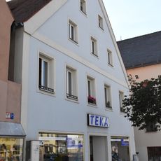 Wohn- und Geschäftshaus