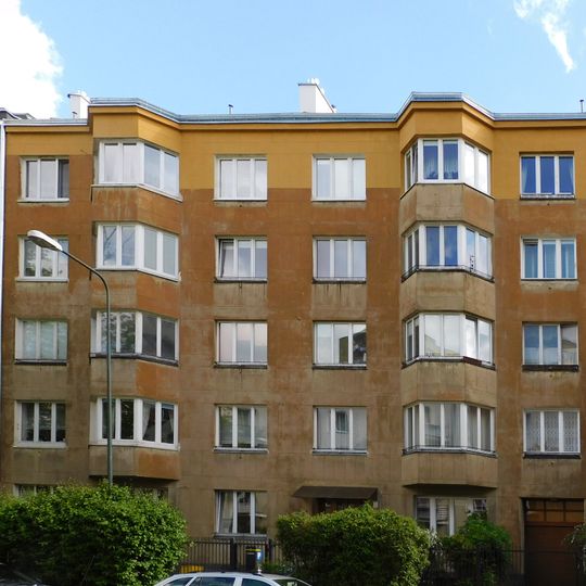 Dom przy ulicy Sękocińskiej 13