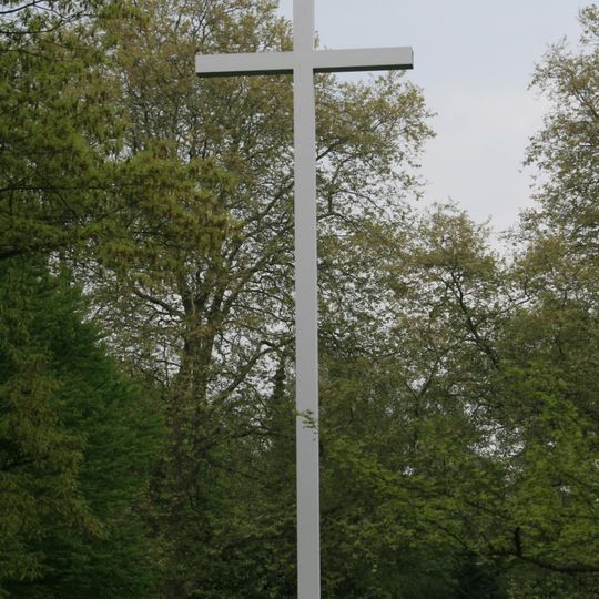Hochkreuz Ehrenfriedhof