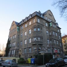 Miets- und Verwaltungsgebäude in Ecklage, genutzt von der Diakonie, mit Vorgarten und Einfriedung Heinrich-Beck-Straße 64