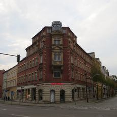 Eckhaus in geschlossener Bebauung An der Markthalle 18