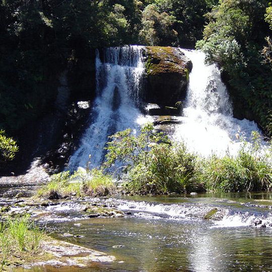 Āniwaniwa Falls