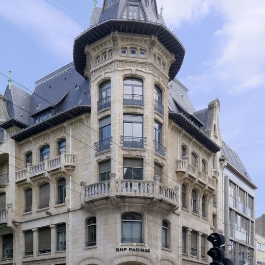 Banco Charles Renauld