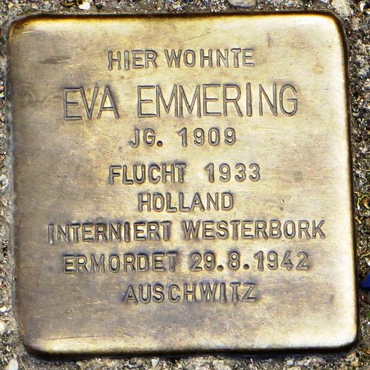 Stolperstein en memoria de Eva Emmering