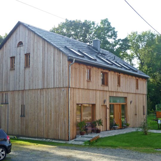 Einzeldenkmal der Sachgesamtheit Rittergut und Schlosspark Großharthau: Fachwerkscheune eines Bauernhofes Wesenitzweg 7