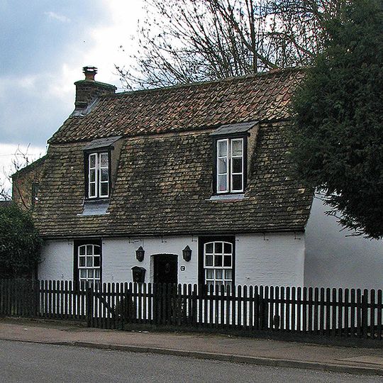 32, Fen Road