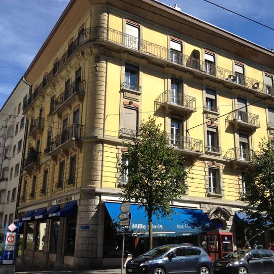 Genossenschaftswohnhäuser am Boulevard de Pérolles, von François Valenti und Hôtel de Rome