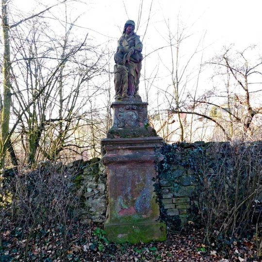 Socha svaté Anny u kostela Povýšení svatého Kříže v Pyšelích