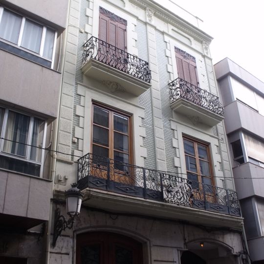 Edificio en calle Valencia 10, Sueca