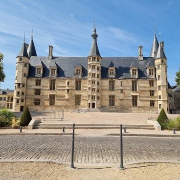 Exploration of Historical and Religious Sites in Nevers
