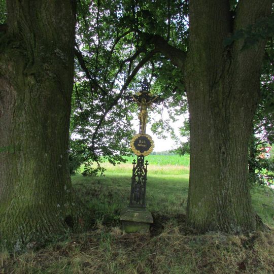 Kříž na jižním okraji Olešné před stoupáním do Pelhřimova