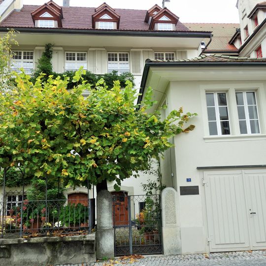 Münzturm mit Plätzliliegenschaft