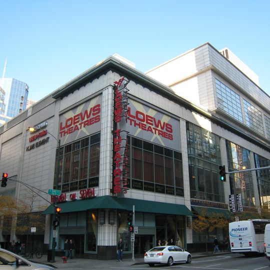 AMC Dine-In 600 North Michigan 9