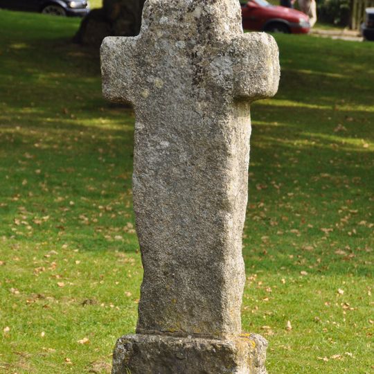 North Bovey village cross: a wayside cross at the south west end of North Bovey village green