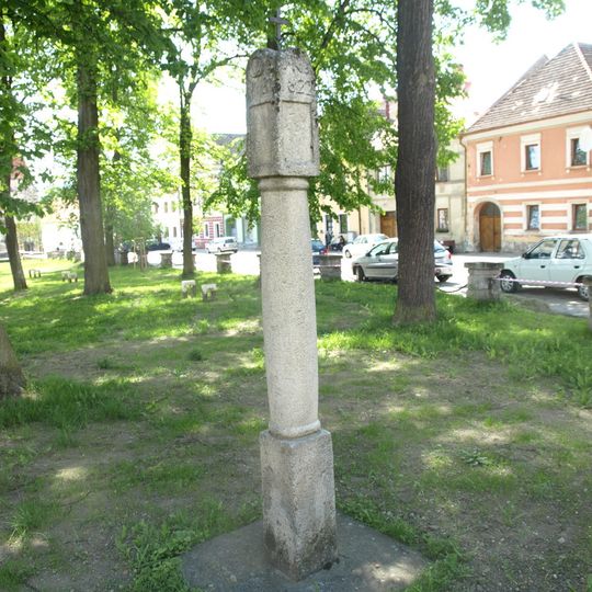Boží muka II na náměstí ve Chvalšinách
