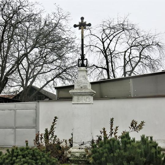 Kříž u domu 50 v Kamenném Zboží