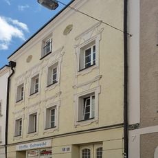 Wohn- und Geschäftshaus