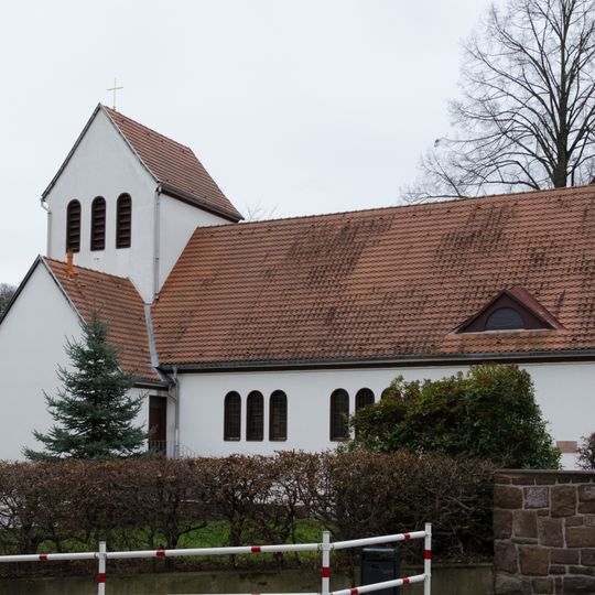Kath. Kirche mit Kirchgarten und Einfriedung Albertstraße 3