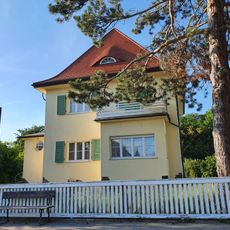 Wohnhaus mit Einfriedung Dr.-Wilhelm-Külz-Straße 21