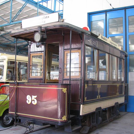 Historischer Straßenbahnwagen Georg-Schumann-Straße 244–246