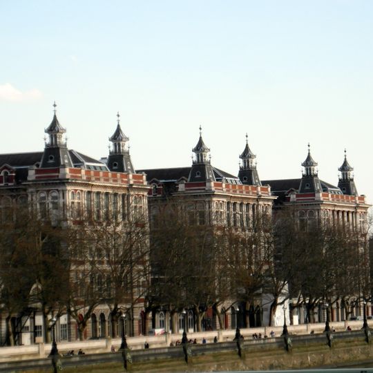 South Wing At St Thomas' Hospital Excluding Post 1926 Courtyard Infill Buildings
