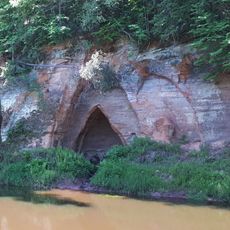 Dzelveskalna atsegumi un alas