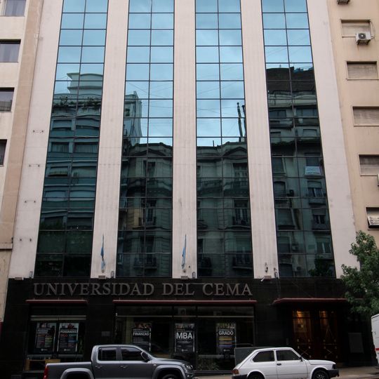 Universidad de CEMA