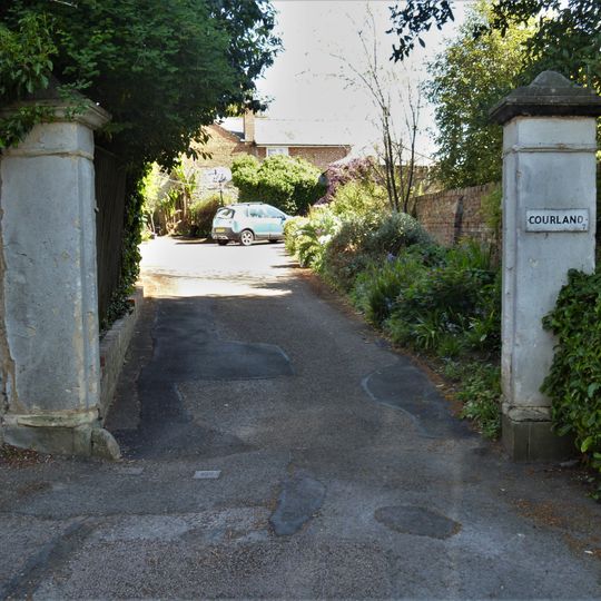 Gate Piers To Courland