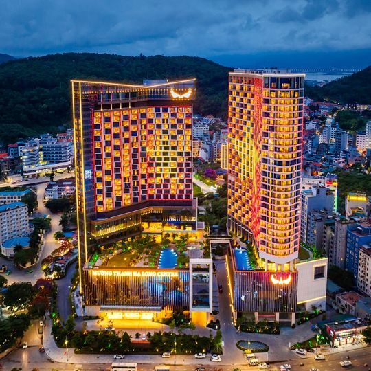 Muong Thanh Luxury Ha Long Centre Hotel