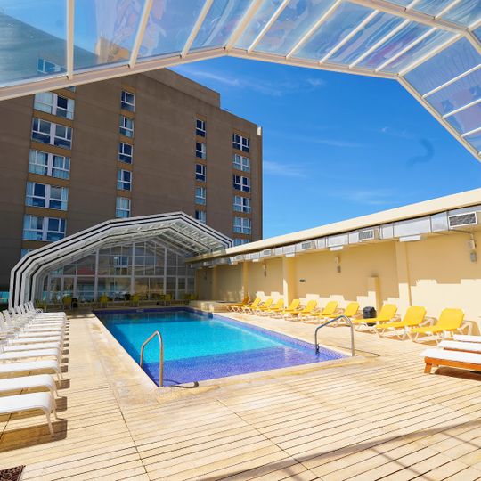 Hotel Oscar Lescano