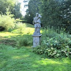 Socha svatého Jana Nepomuckého u potoka v Radvanci