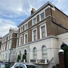 1-8, St James's Gardens W11