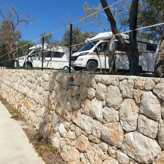 Camping Pod Maslinom