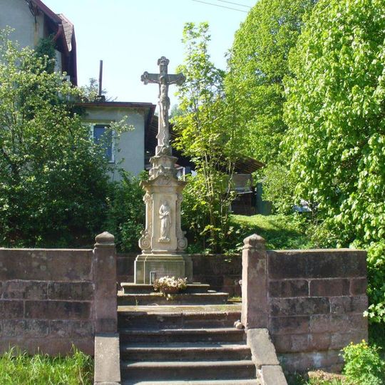 Kříž u silnice v Ústí u Staré Paky