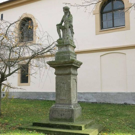 Socha Ecce Homo u kostela v Siřejovicích
