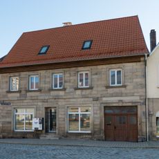 Wohn- und Geschäftshaus