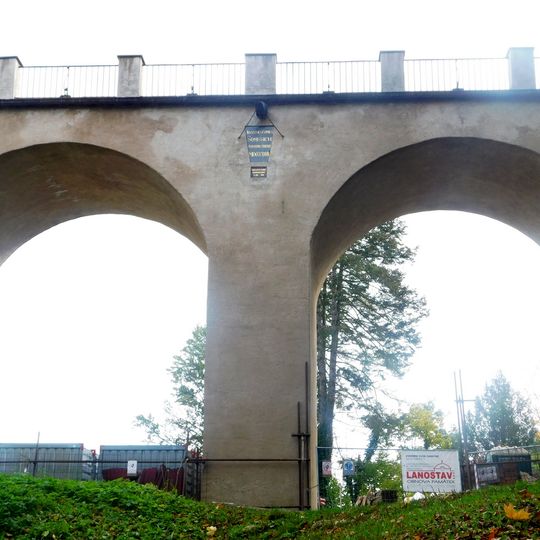 Pamětní deska hrabat Somssichů v Českém Šternberku