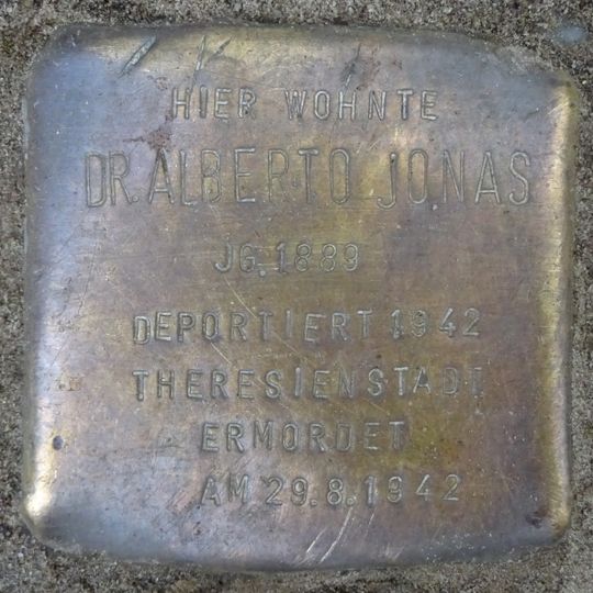 Stolperstein dedicated to Alberto Jonas
