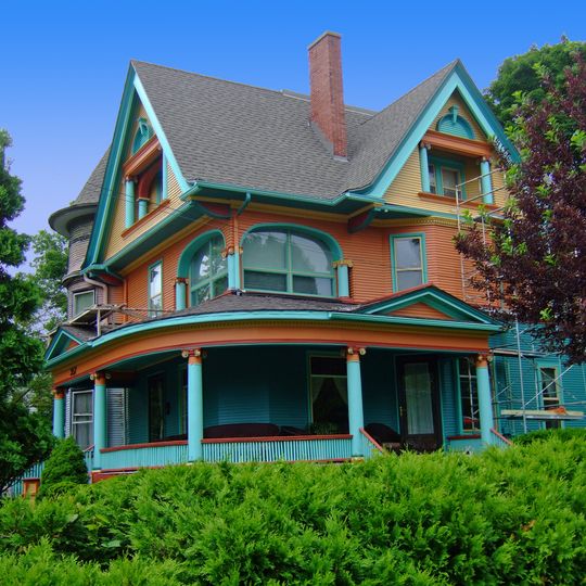 John and Flora Gilbert House